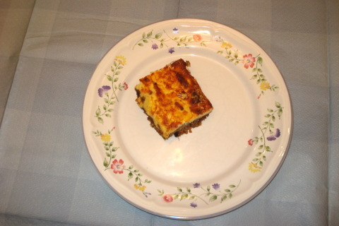 ΜΟΥΣΑΚΑΣ ΣΕ ΧΑΡΤΙΝΟ ΤΡΑΠΕΖΟΜΑΝΤΗΛΟ ΚΑΡΟ ΓΑΛΑΖΙΟ LIBO